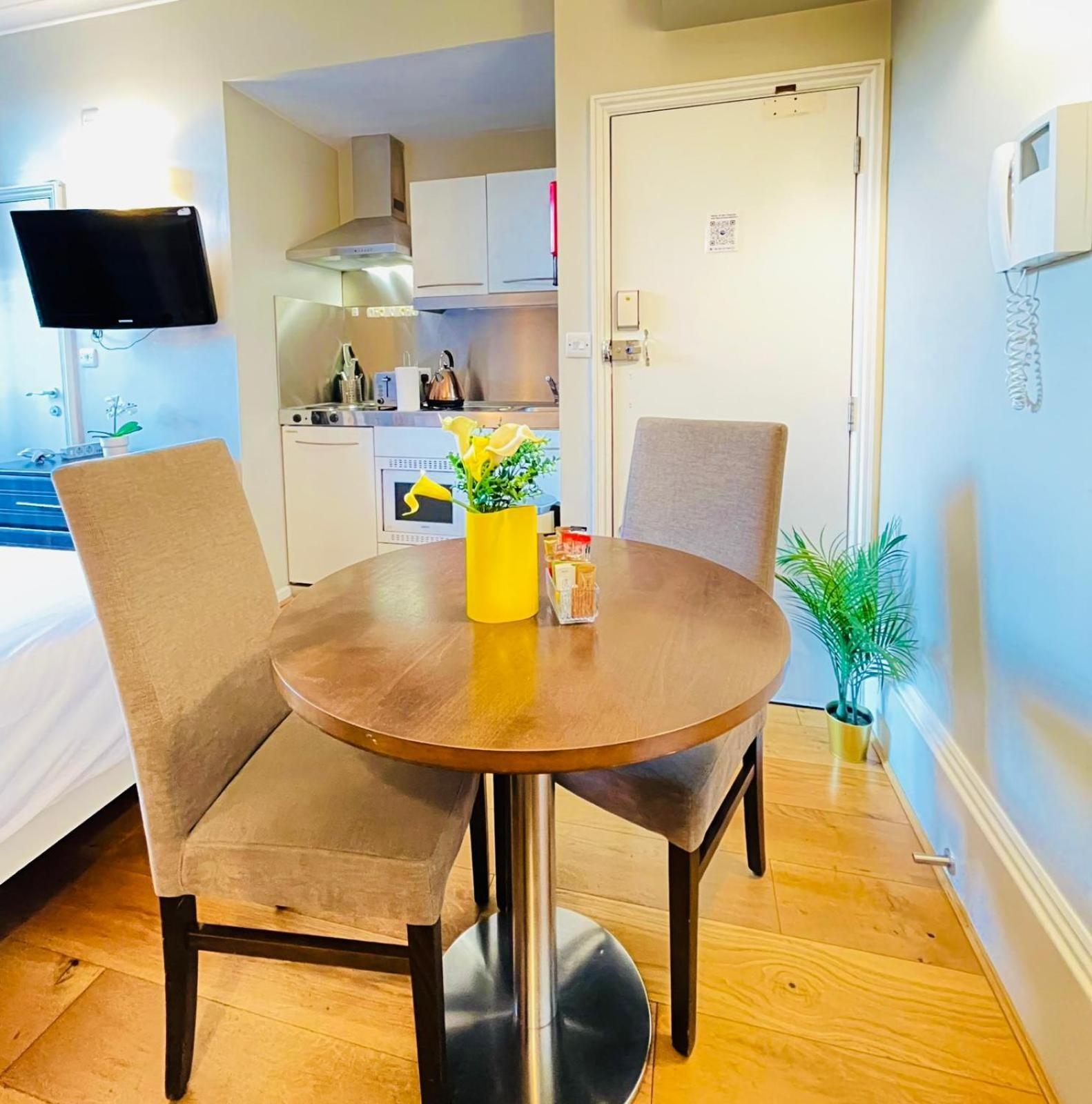Queen Victoria Apartments London Bagian luar foto